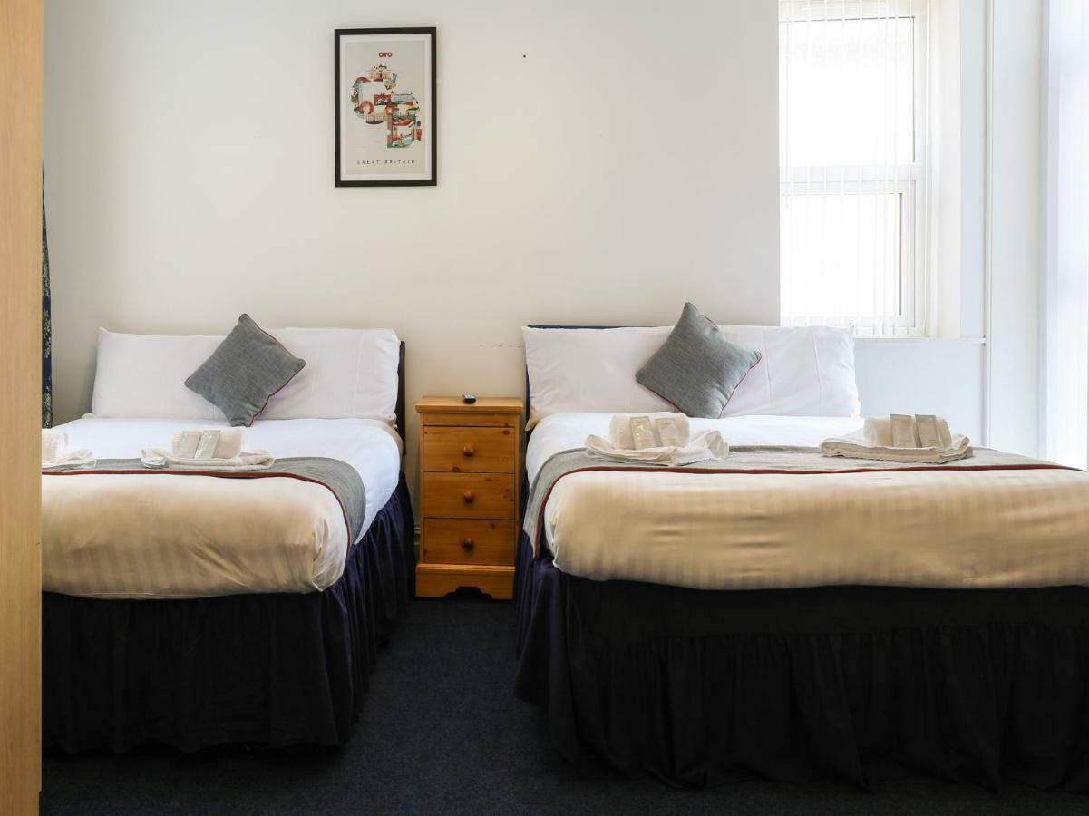 Oyo Hala Guest House Манчестер Экстерьер фото
