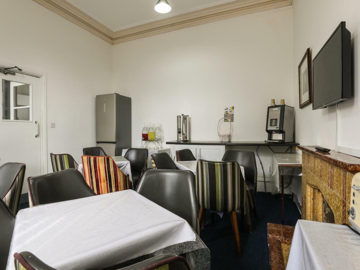Oyo Hala Guest House Манчестер Экстерьер фото