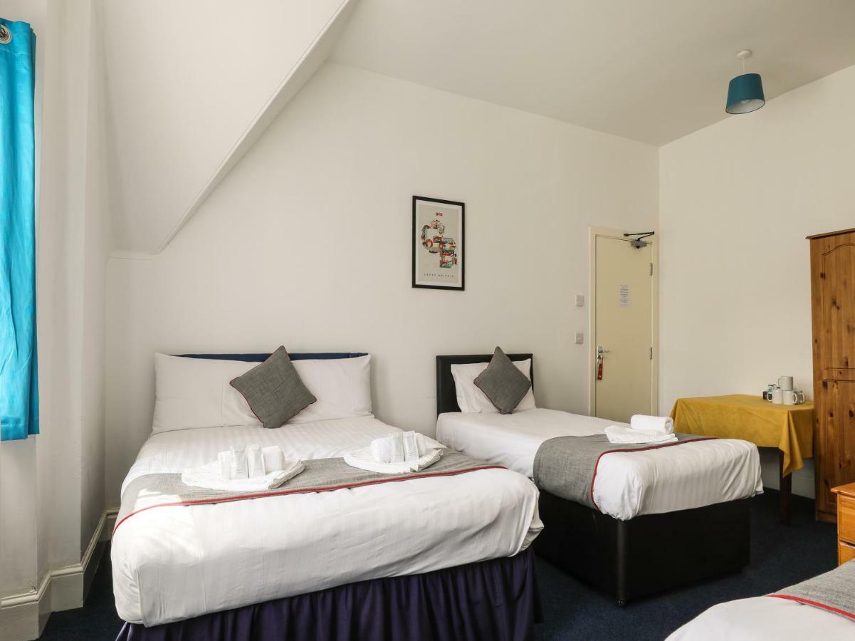 Oyo Hala Guest House Манчестер Экстерьер фото